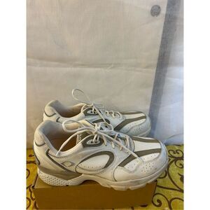 Apex tennis shoes size 10xwides #821M